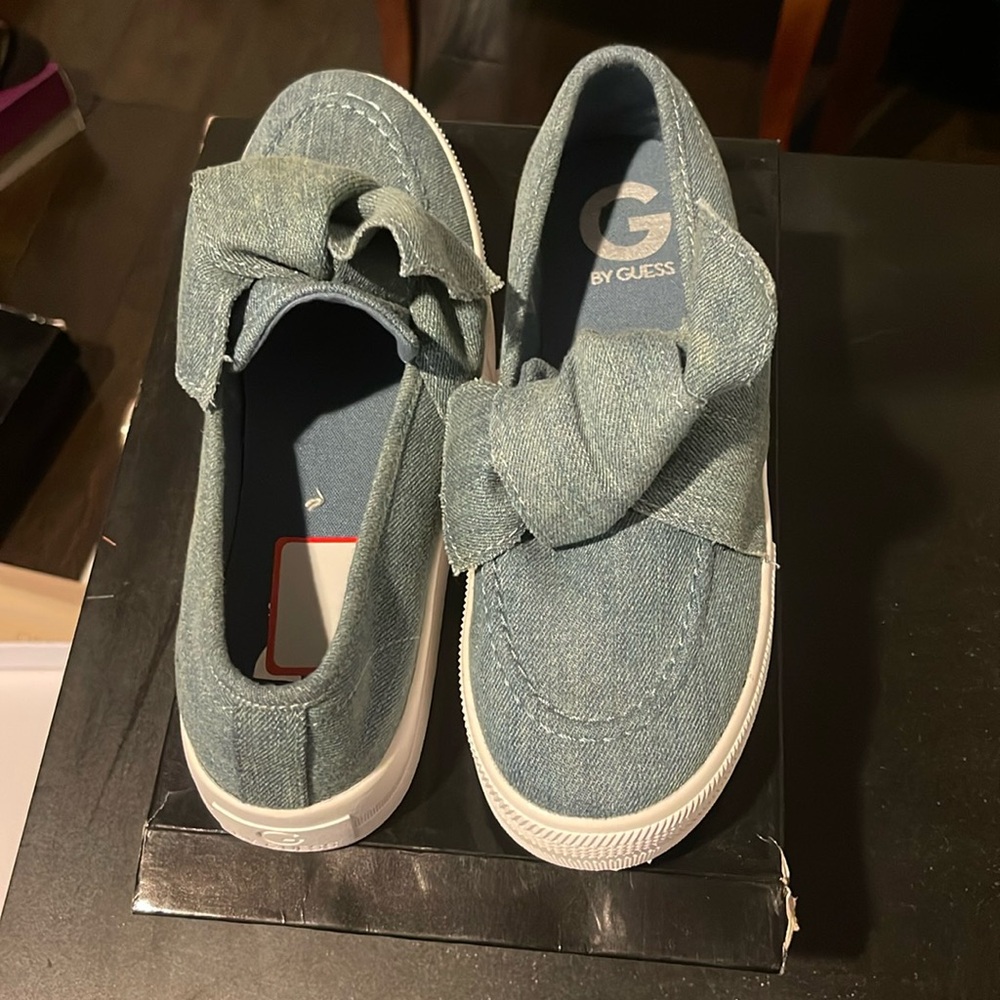 New Blue Jean Guess Flats.